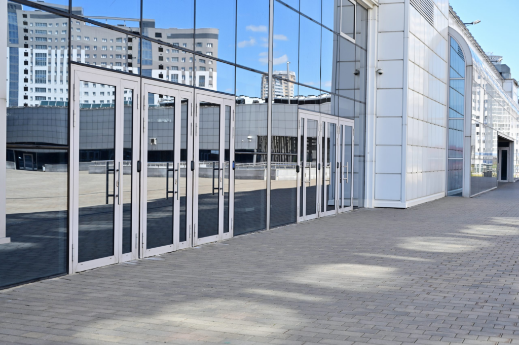 Comar 9P.i Doors