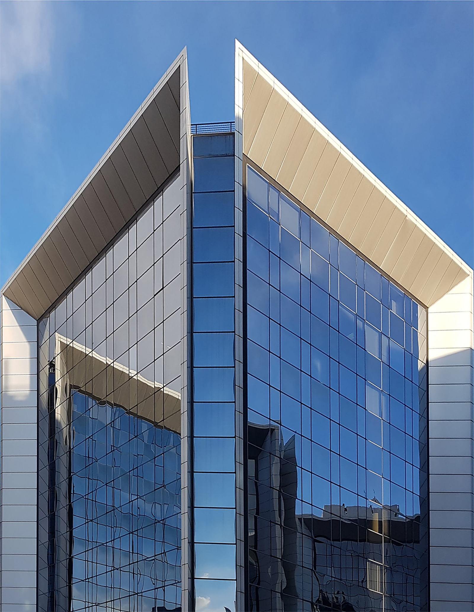 Capped Curtain Walling System